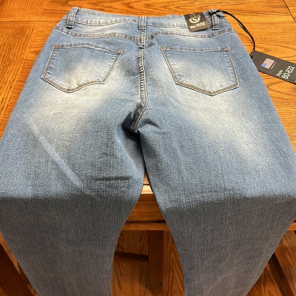 NWT ! B.O.B. Jeans 11/12 distressed, skinny - Picture 8 of 9